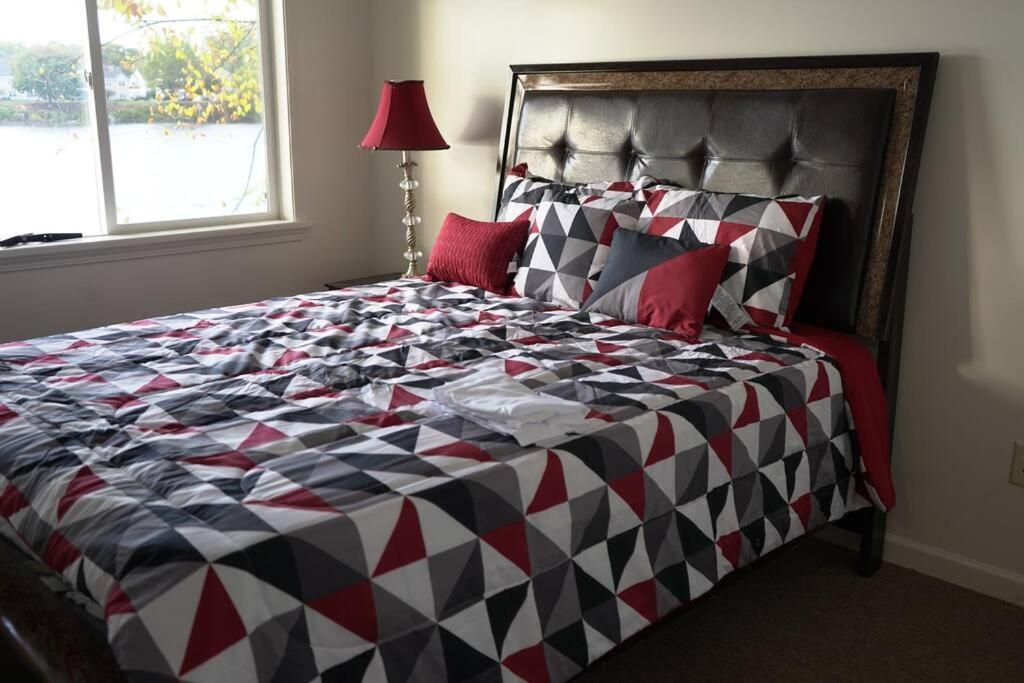 Queen Bed Beautiful Sunset W River View Fast Wifi Apartamento Troy Exterior foto